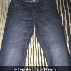 4 pairs of men’s jeans all in good condition